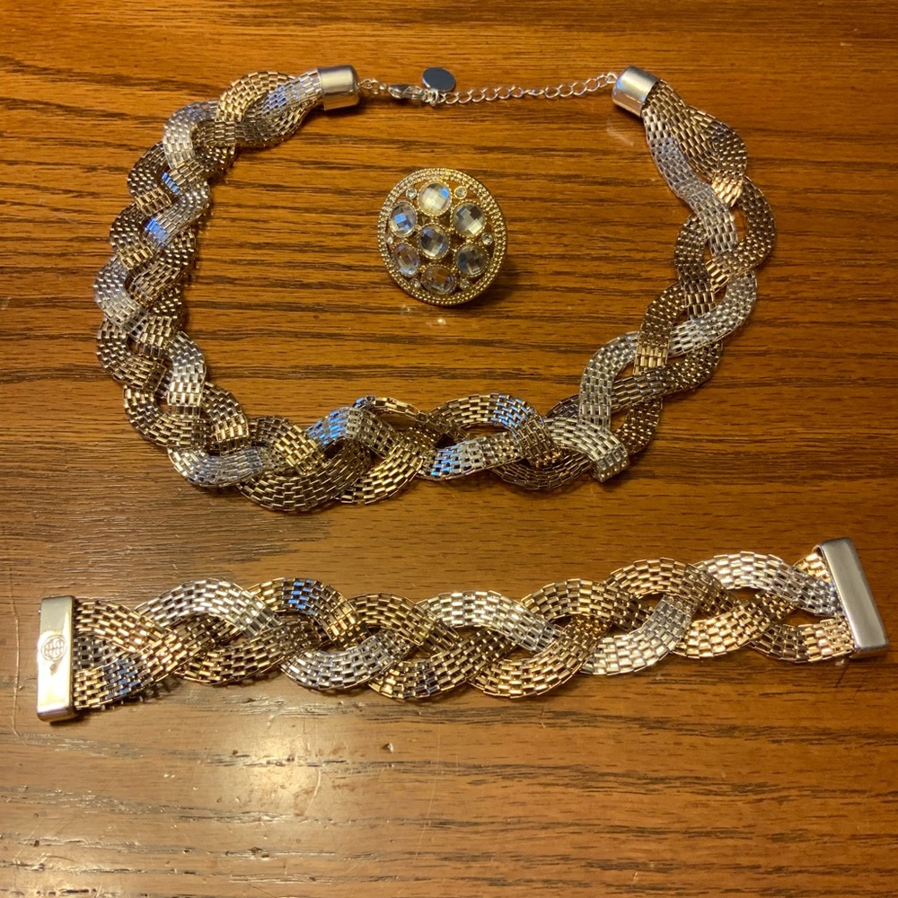 NWOT JEWELRY SET